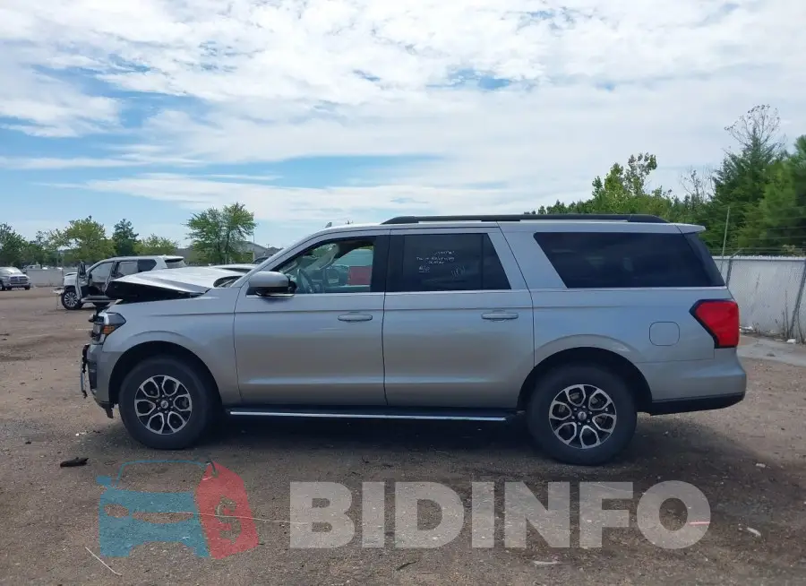 1FMJK1J82PEA16685 Photo# 14
