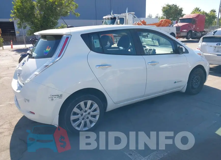 1N4AZ0CP1FC312182 Photo# 4