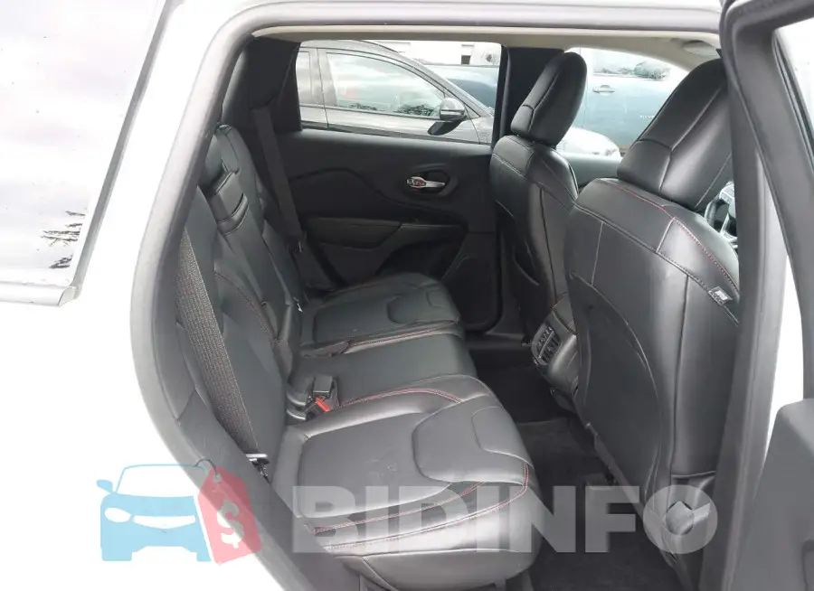 1C4PJMBS8FW605813 Photo# 8