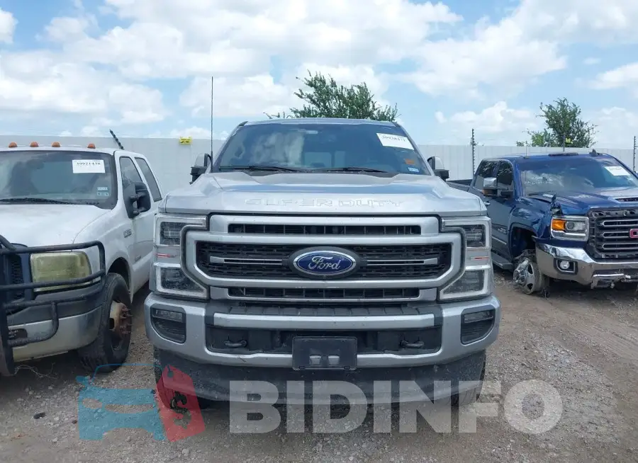 1FT8W3BT2NEE81602 Photo# 12