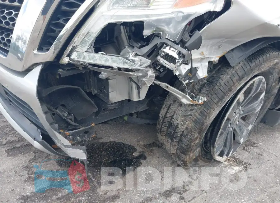 JN8AY2NF2JX300173 Photo# 6