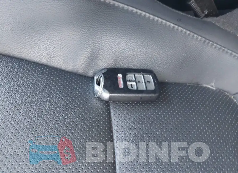 1HGCV2F60JA045717 Photo# 11