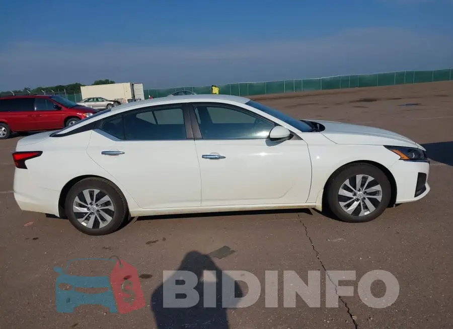 1N4BL4BV2PN320021 Photo# 13
