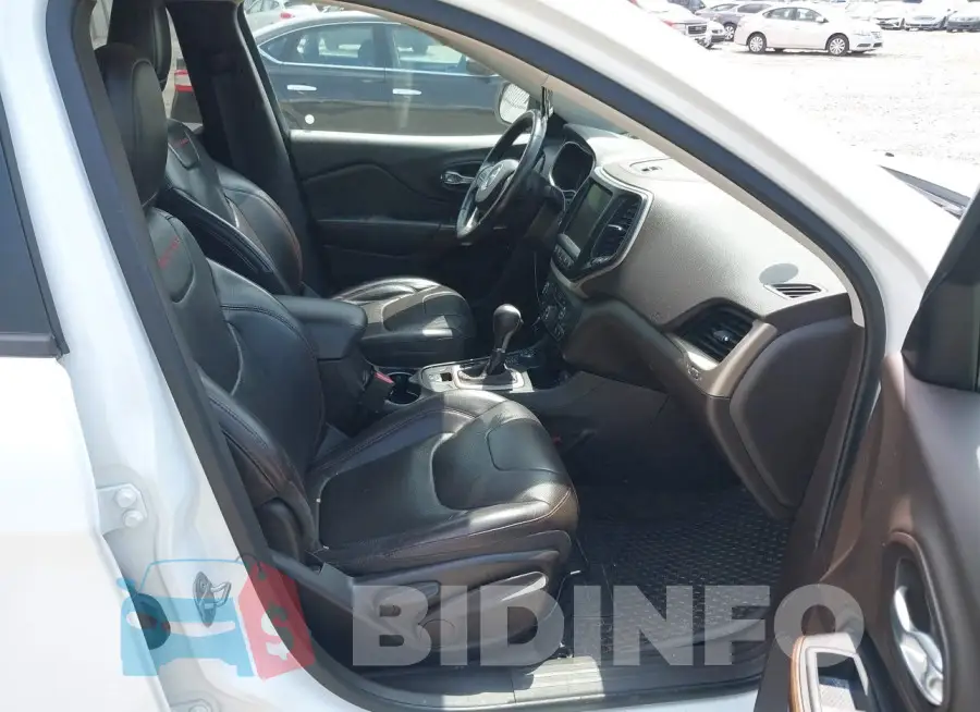 1C4PJMBS8FW676493 Photo# 5