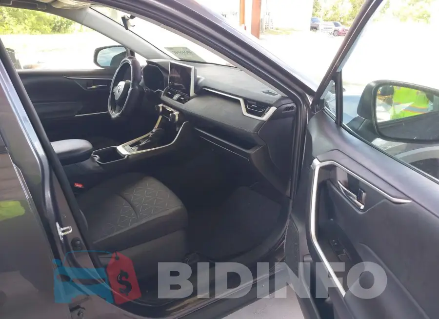 2T3W1RFV6RC281830 Photo# 5