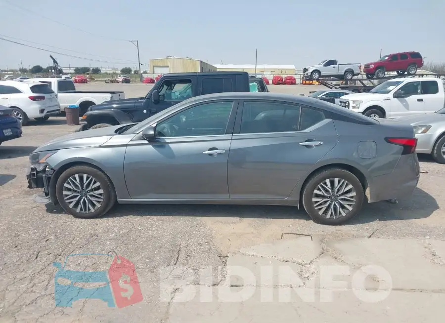 1N4BL4DVXPN352597 Photo# 14