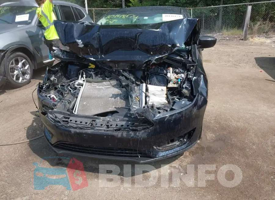 1FADP3E25GL242449 Photo# 6