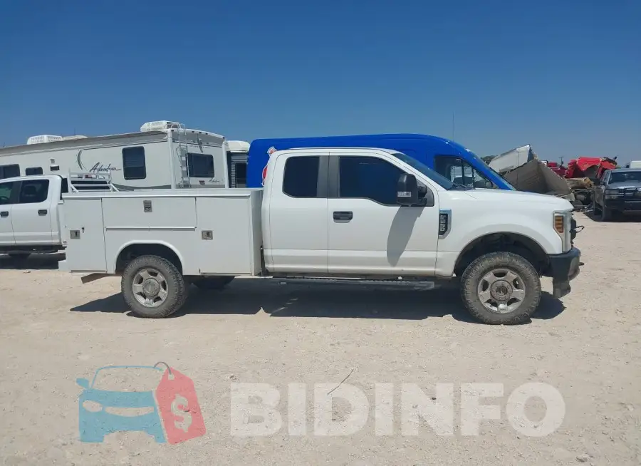 1FT7X2B68KED10068 Photo# 12