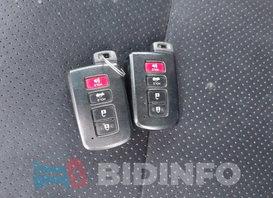 4T1BF1FK2GU559795 Photo# 11