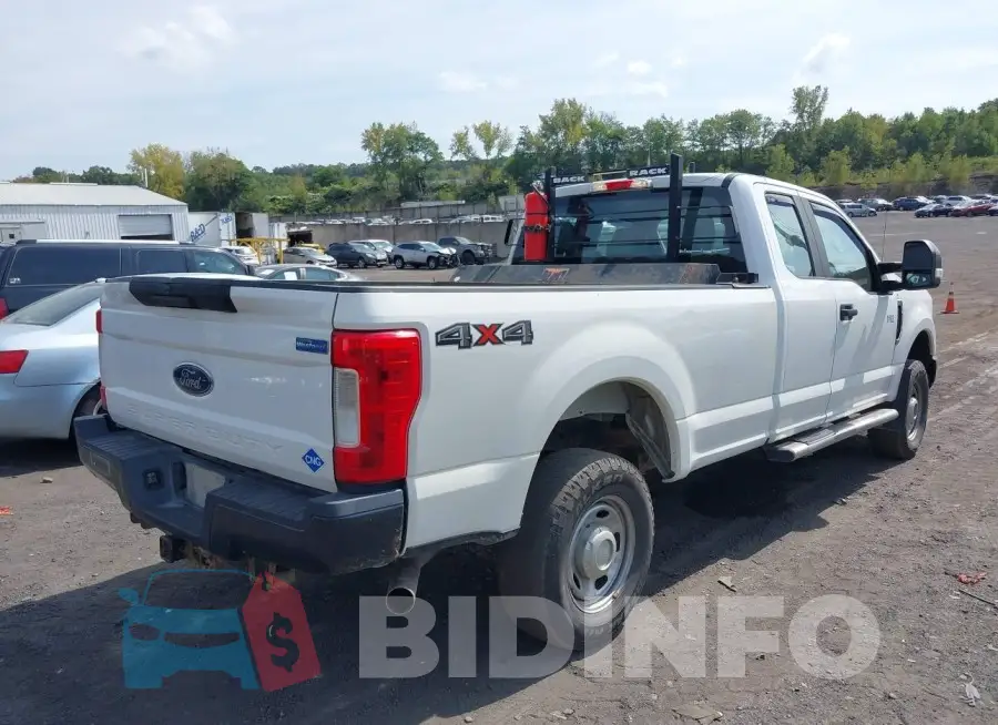 1FT7X2B68KEC61597 Photo# 4