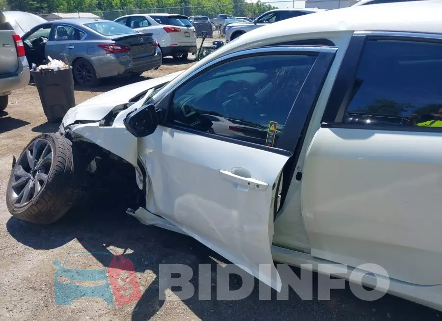 19XFC2F80ME003682 Photo# 21