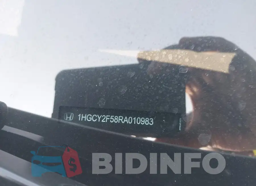 1HGCY2F58RA010983 Photo# 17