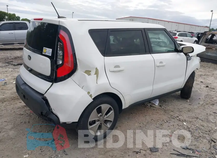 KNDJN2A2XF7181240 Photo# 4