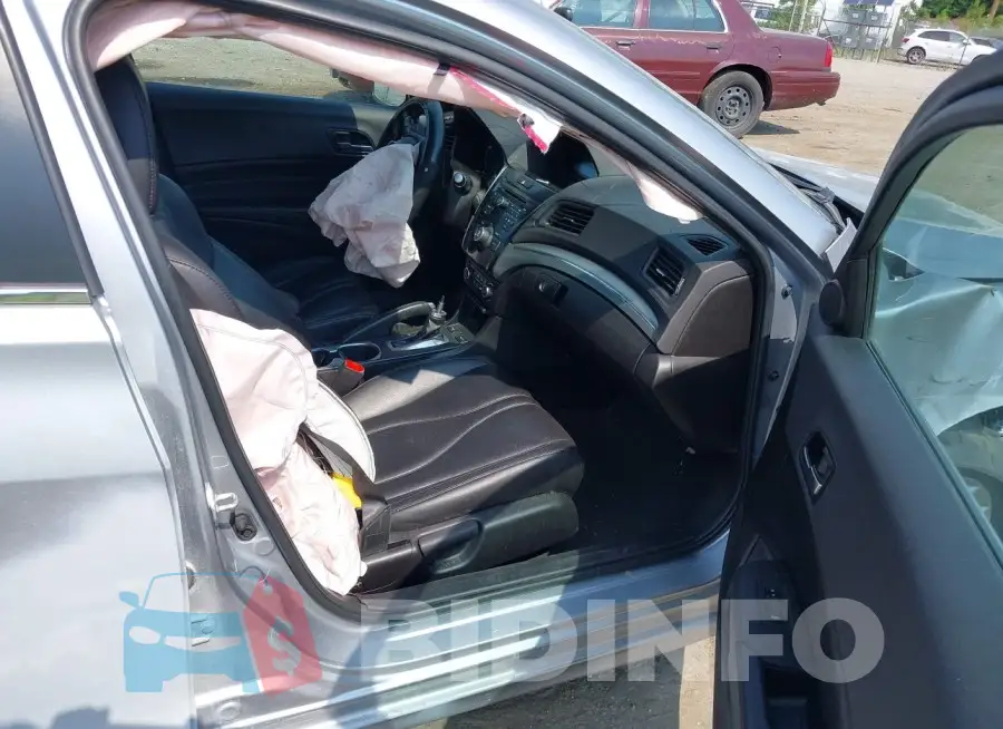 19UDE2F30MA002834 Photo# 5