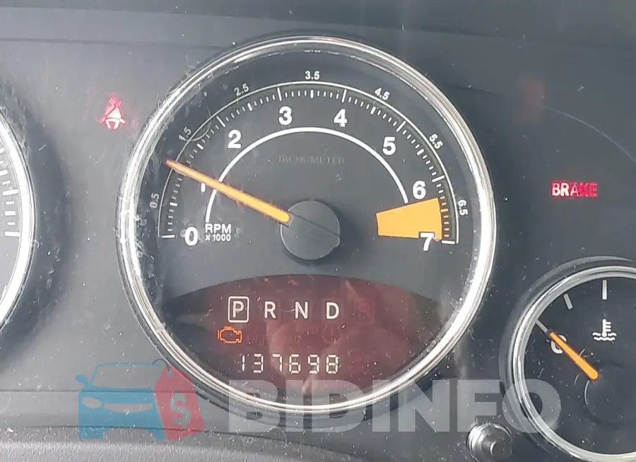 1C4NJRCB1ED500480 Photo# 16