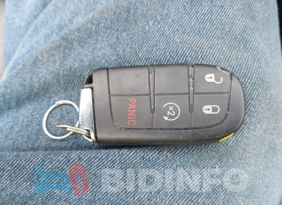 3C4NJDCB5LT161765 Photo# 11