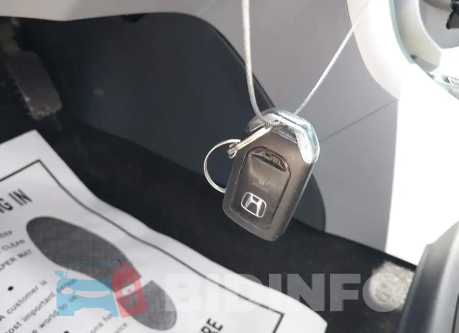 1HGCR3F80GA023818 Photo# 11