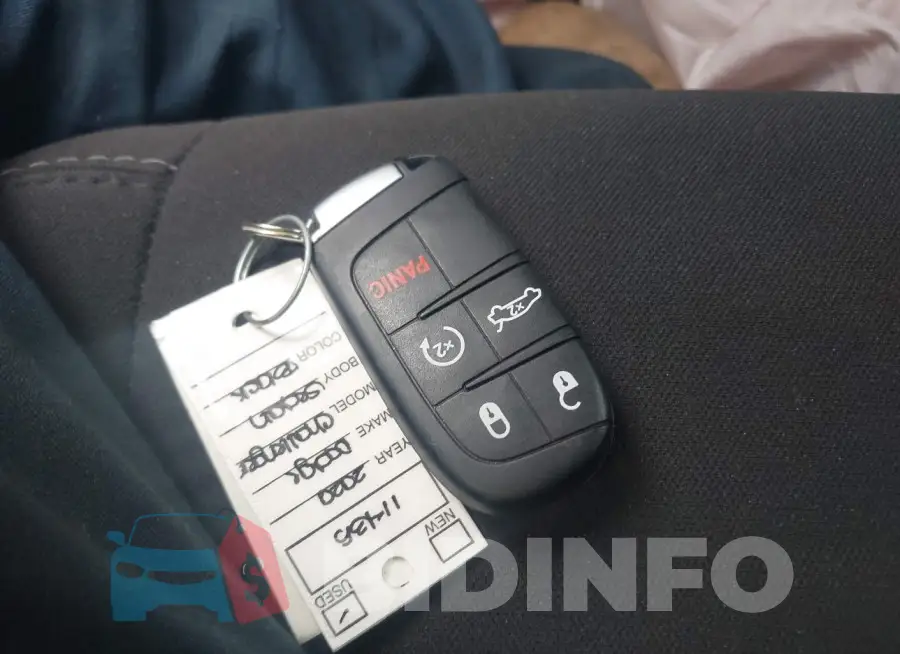 2C3CDXMG2LH229835 Photo# 11