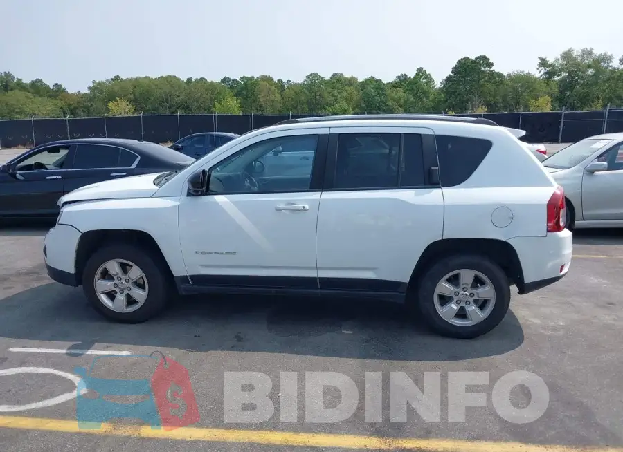 1C4NJCBA1FD436805 Photo# 15