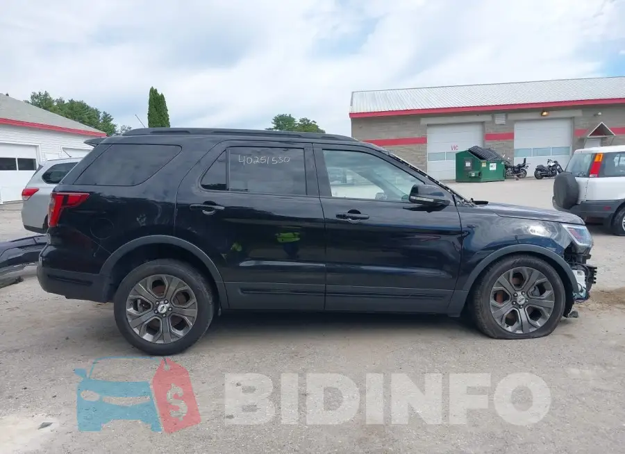 1FM5K8GT7JGB01510 Photo# 14