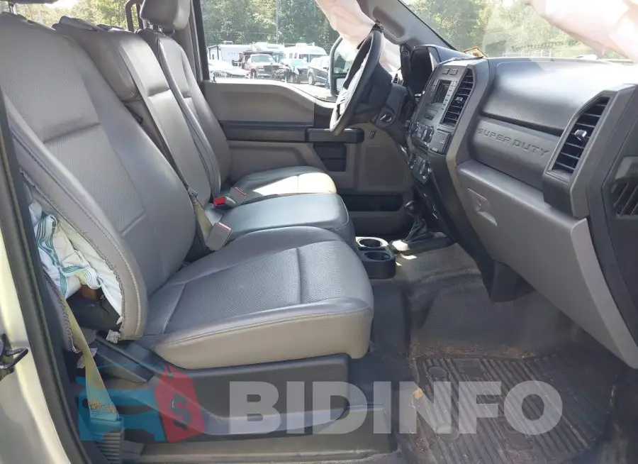 1FT7W2B68JEC51671 Photo# 5