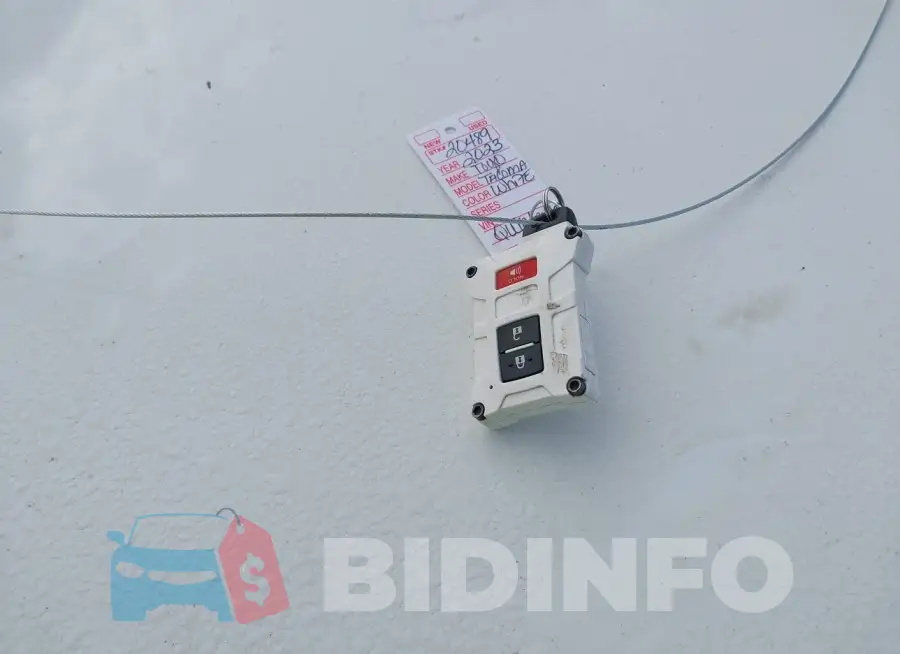 3TYAZ5CN1PT040887 Photo# 11