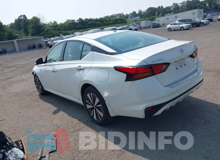1N4BL4DW2KC135395 Photo# 3