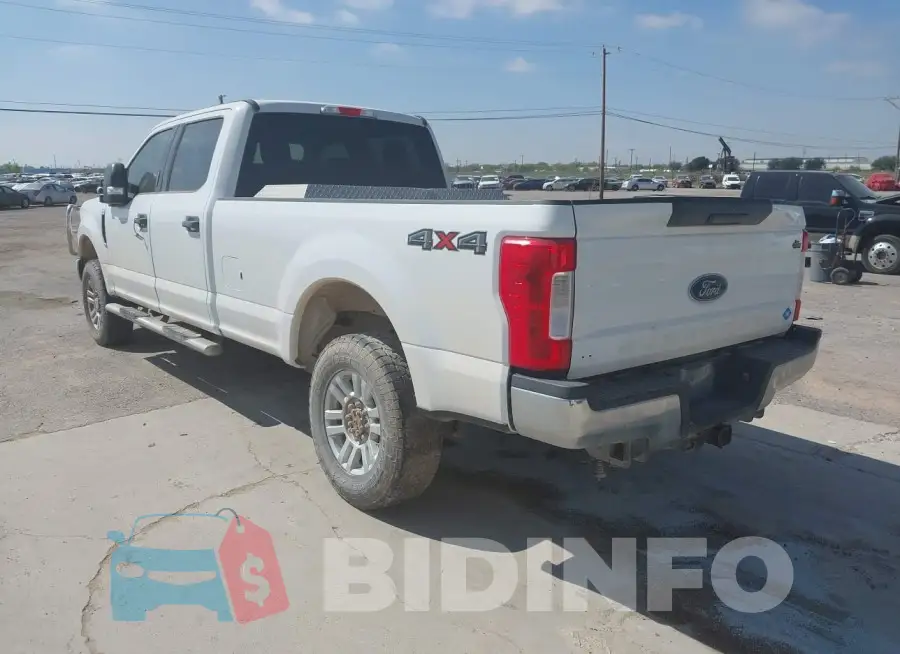 1FT7W2B60JEB23747 Photo# 3
