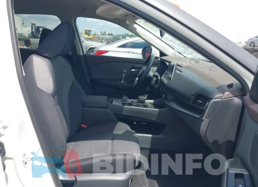 5N1BT3BA4PC817919 Photo# 5