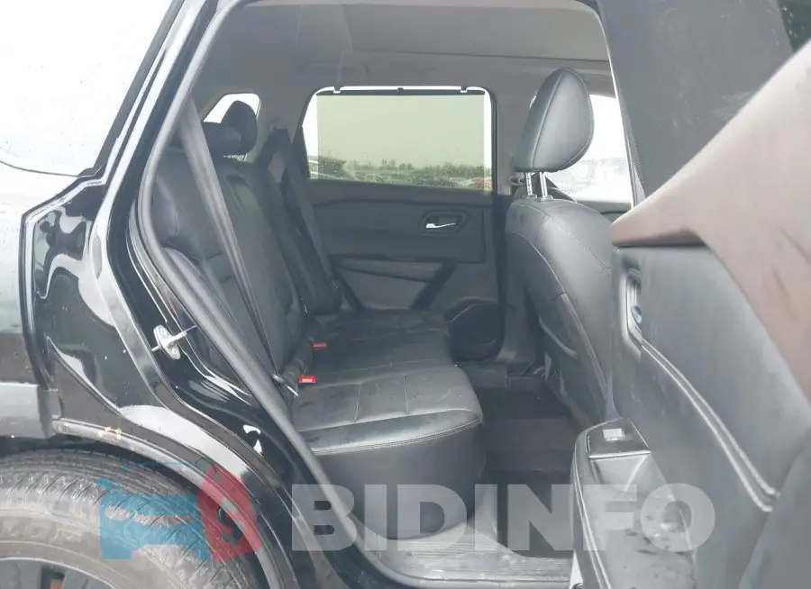JN8BT3BA2PW010693 Photo# 8