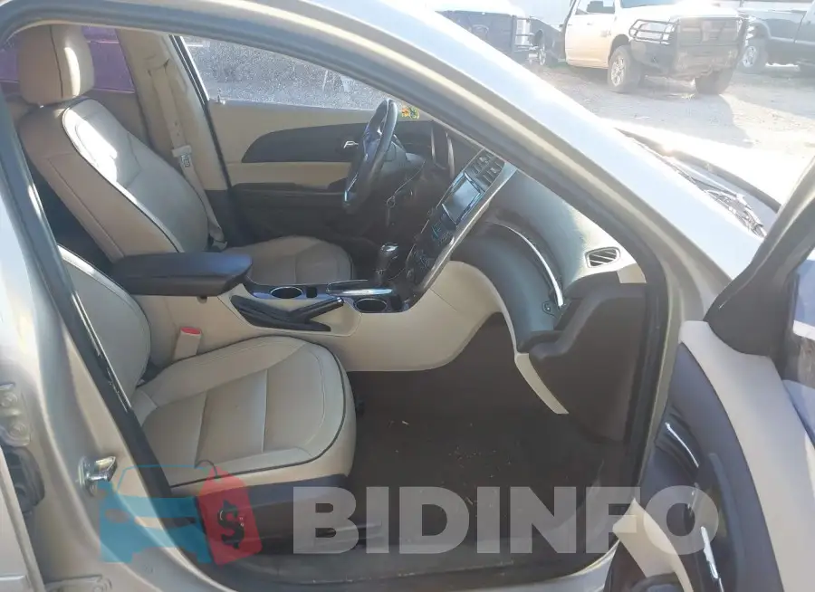 1G11D5SL4FF224044 Photo# 5