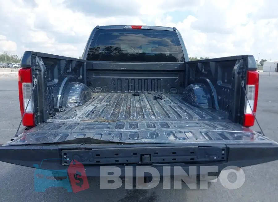 1FT7W2B65JEB04563 Photo# 8