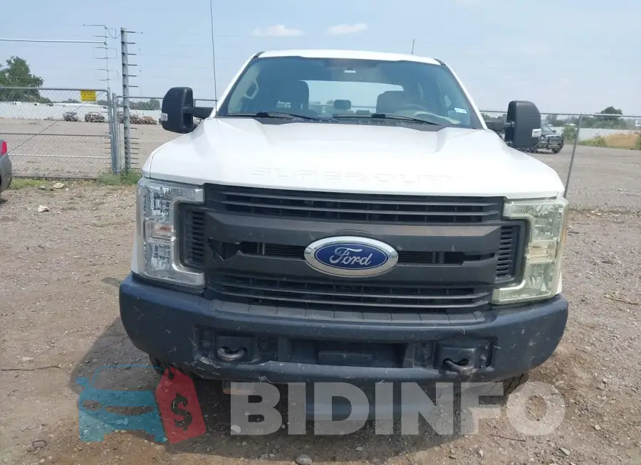 1FT7W2B62JEC62374 Photo# 6