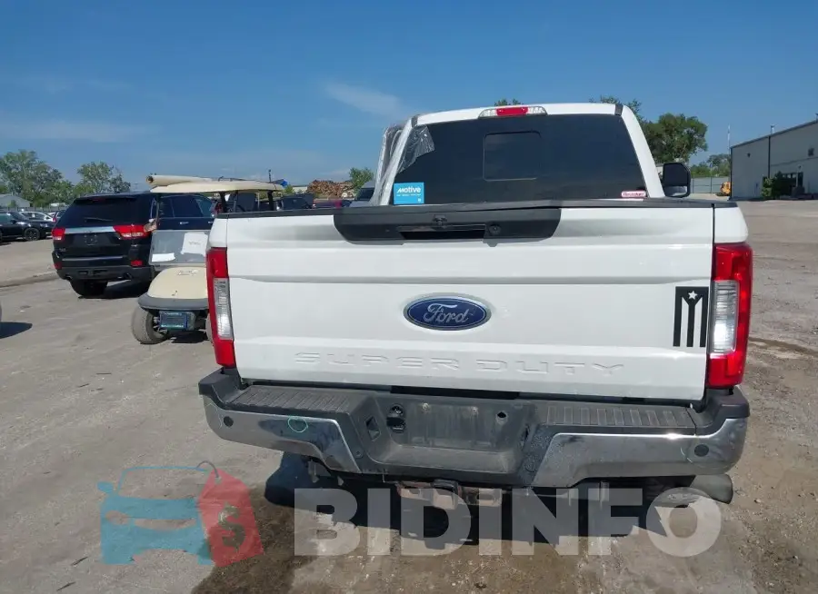 1FT7W2BT3JEB05992 Photo# 16