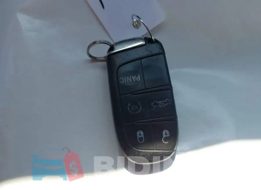 2C3CDXJG8GH127708 Photo# 11