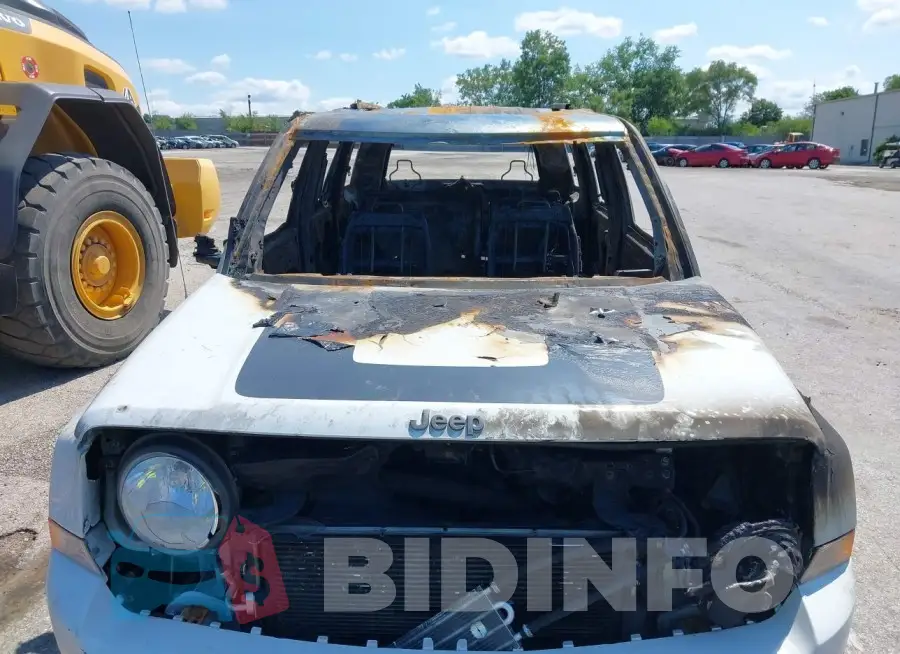 1C4NJPBA5GD660121 Photo# 15