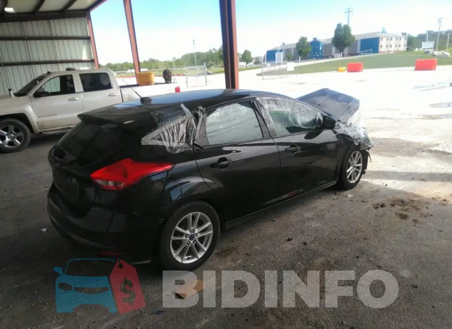 1FADP3K24FL277017 Photo# 4