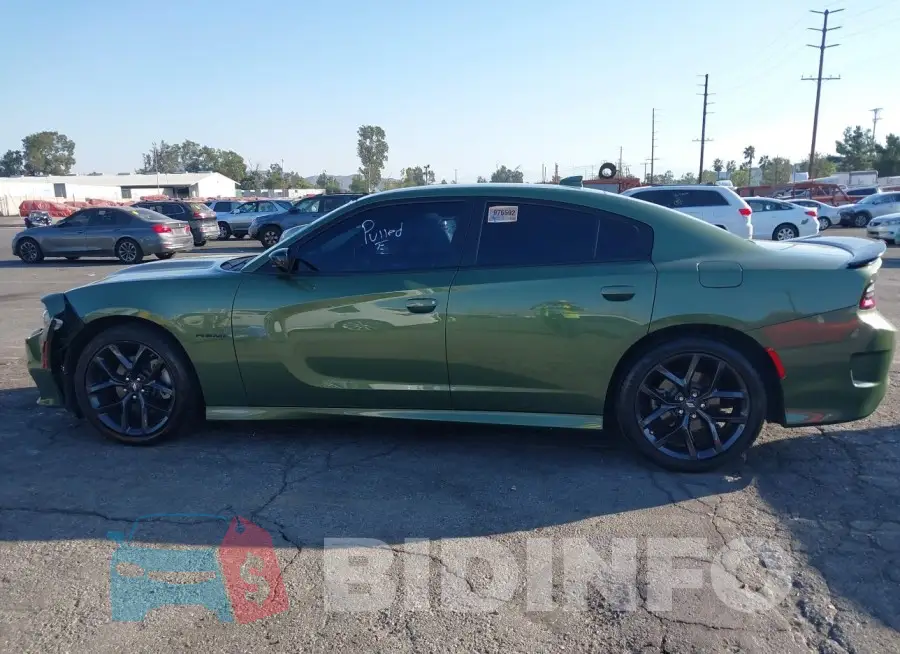 2C3CDXCT8MH652743 Photo# 14