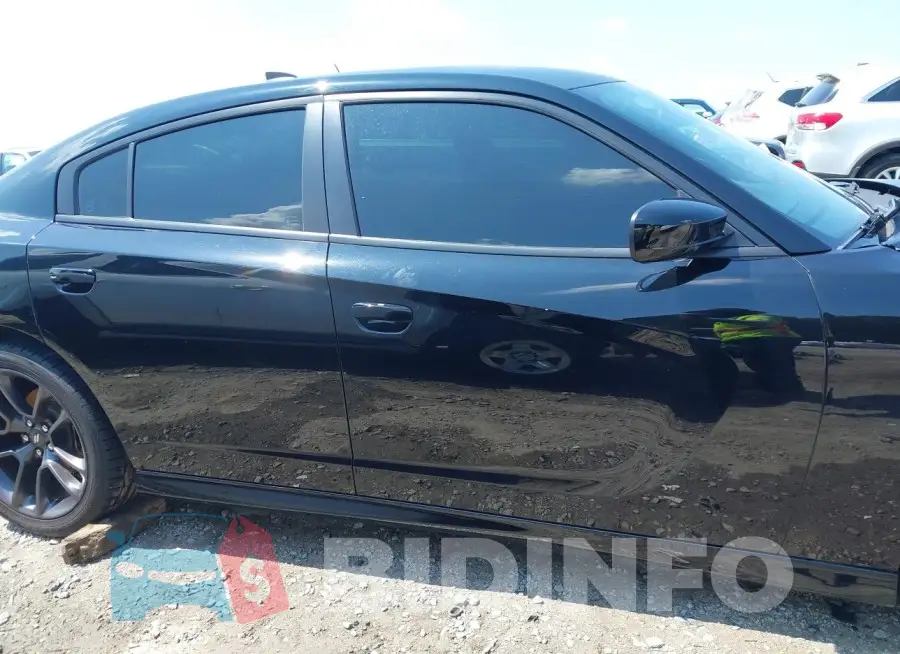 2C3CDXCT2MH511442 Photo# 13