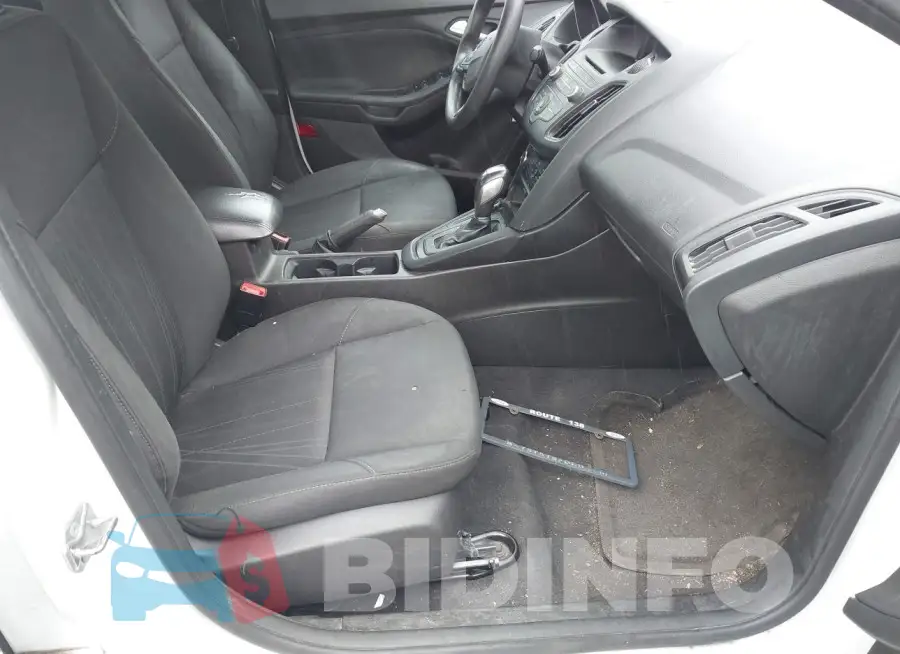 1FADP3F27GL308532 Photo# 5