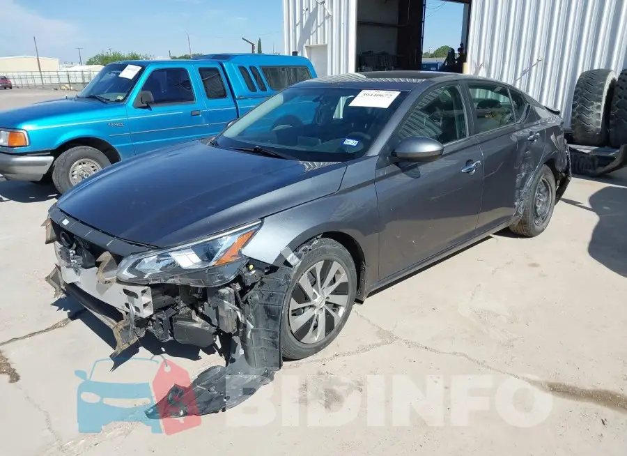 1N4BL4BV2LN320482 Photo# 2