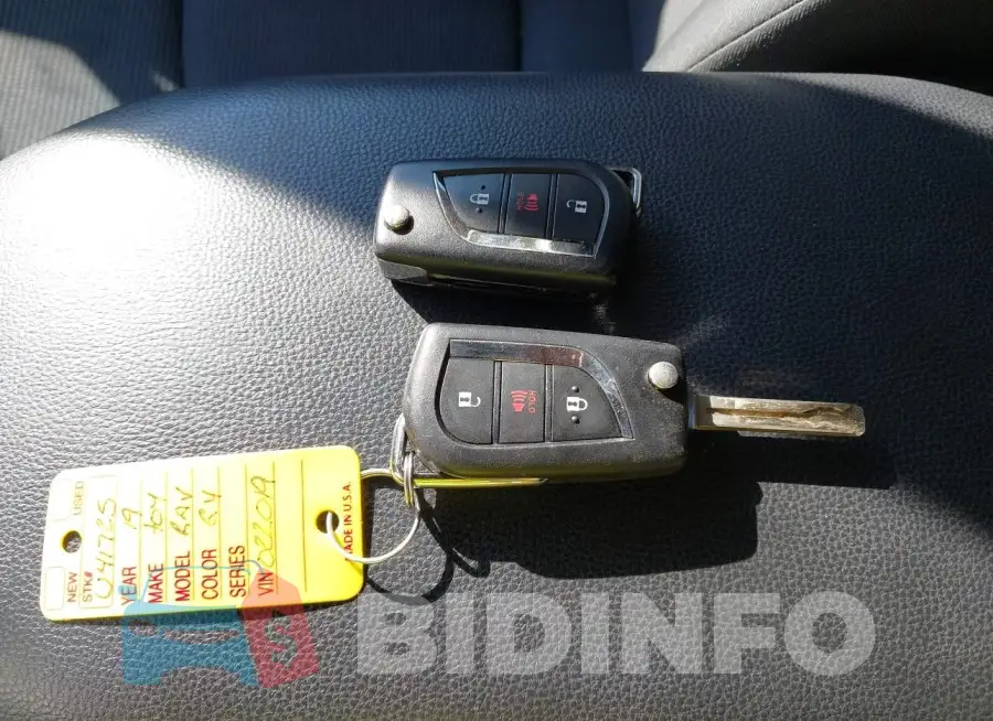 2T3F1RFV1KW022019 Photo# 11