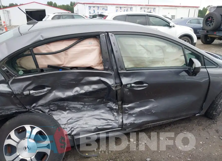 19XFB4F38FE001863 Photo# 13