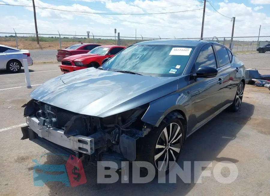 1N4BL4CV4KC216911 Photo# 2