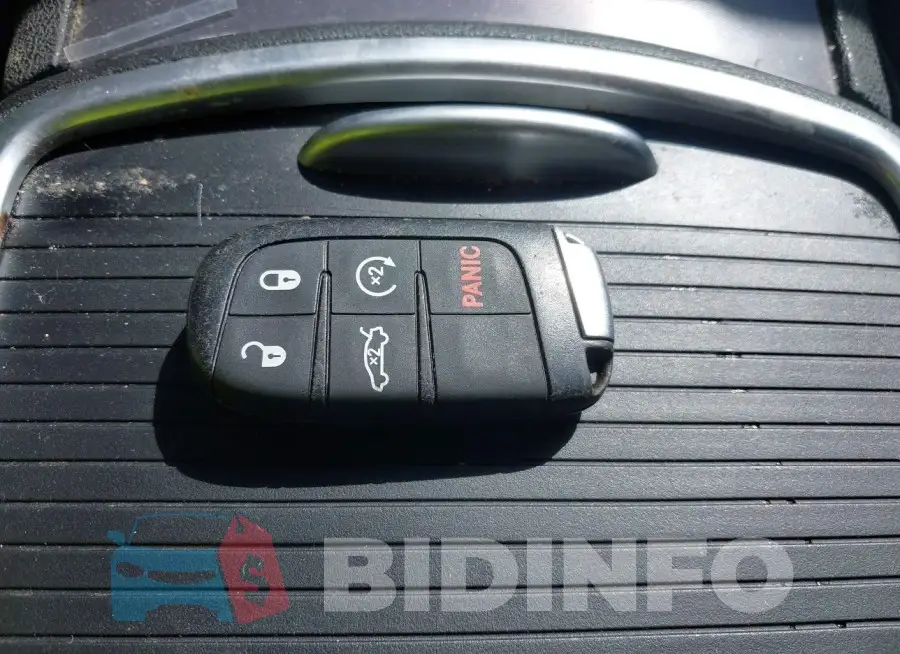 2C3CDXHG7KH584752 Photo# 11