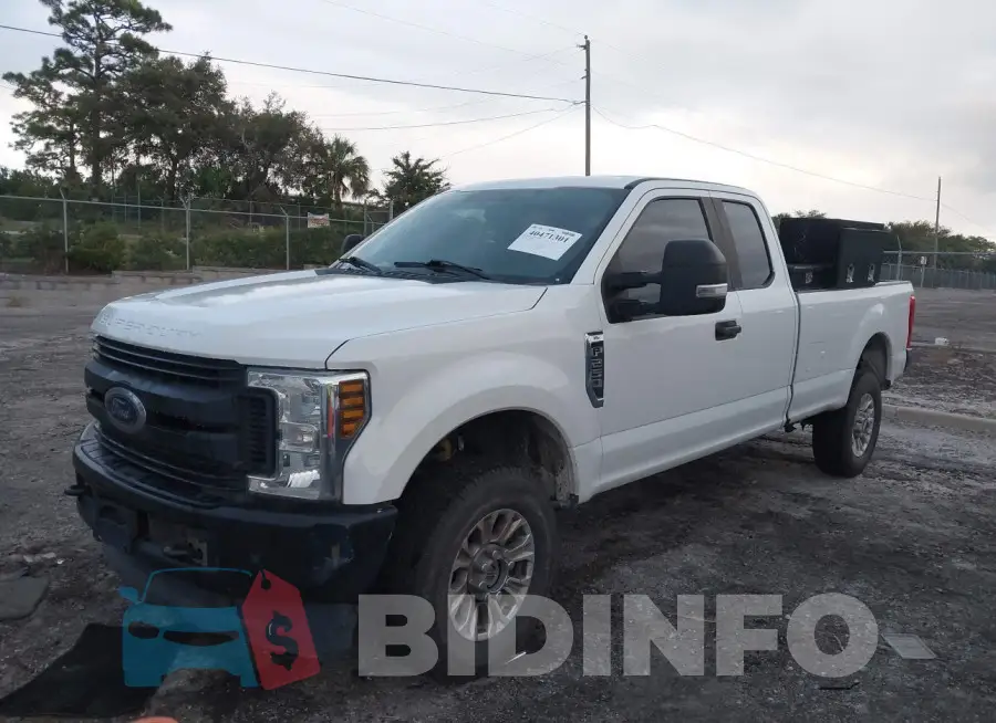 1FT7X2B60JEB22465 Photo# 2