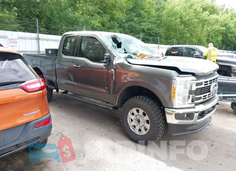 1FT7X2BN6PEC76579 Photo# 1