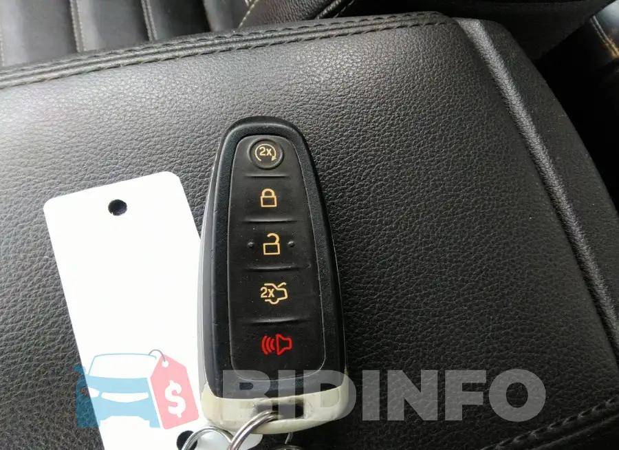 1FADP5FU8HL114834 Photo# 11