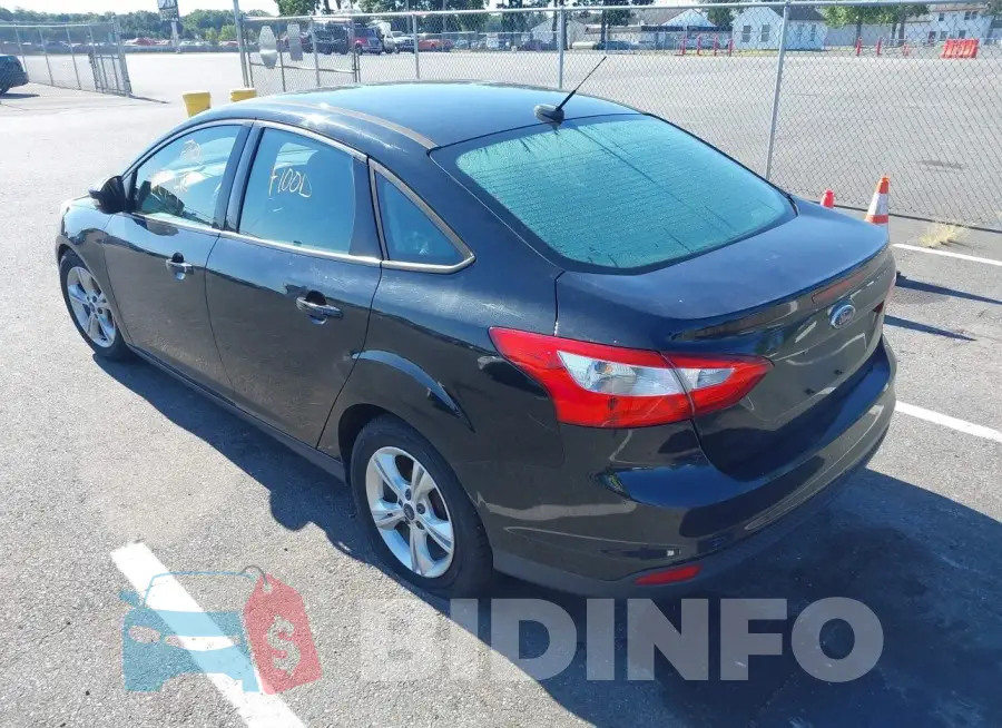 1FADP3F21EL344049 Photo# 3