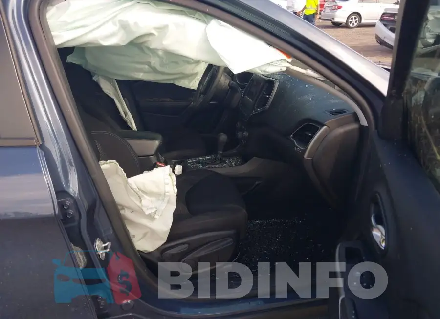 1C4PJLCB2MD155156 Photo# 5